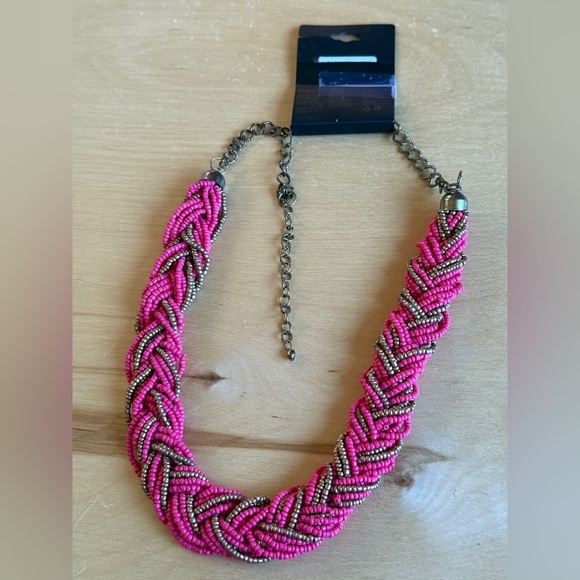 Forever 21 Vibrant Pink and Gold Braided Necklace 🌟 - Picture 4 of 4